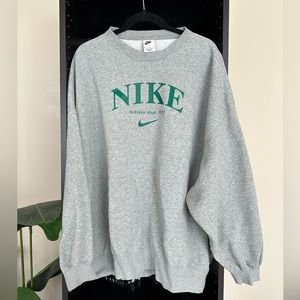 Nike Sportswear Essentials Fleece Sweatshirt